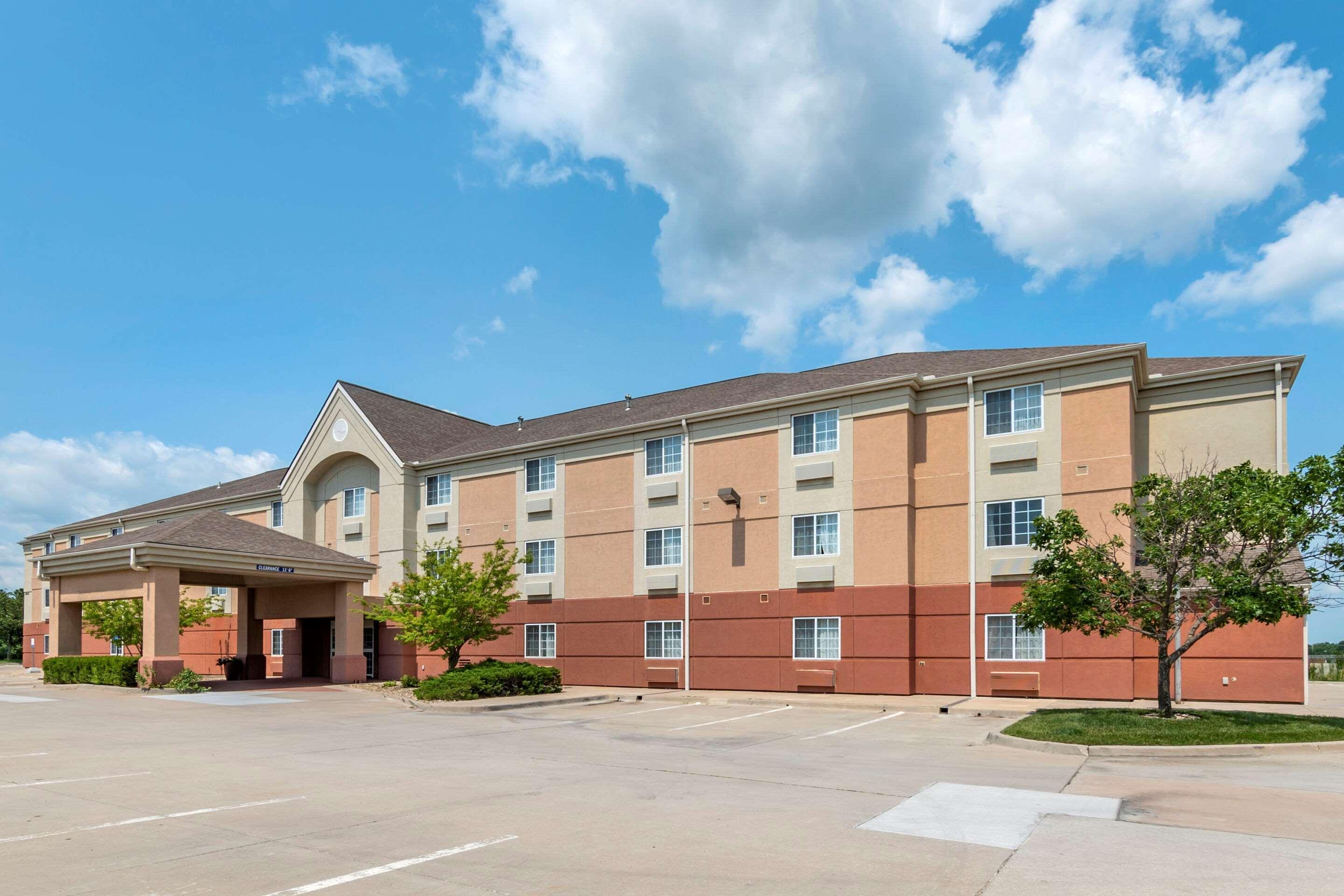 Mainstay Suites Emporia Buitenkant foto